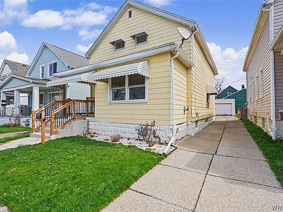 3rd image of 137 Jackson Ave