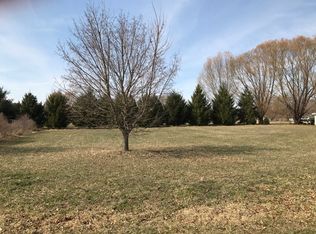 462 Mead Rd, Dixon, IL 61021