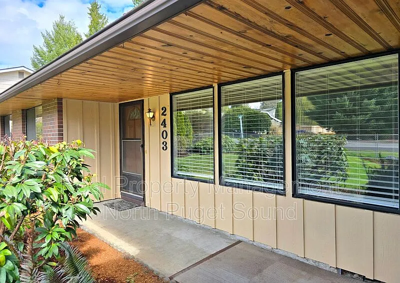 3 bed, 2.5 bath, 1510 sqft, $2,795 — Photo 2
