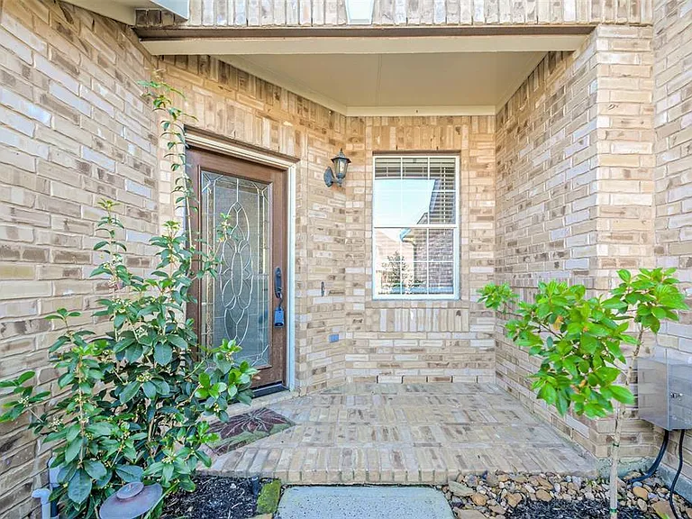 4634 Arbor Ln — Photo 3