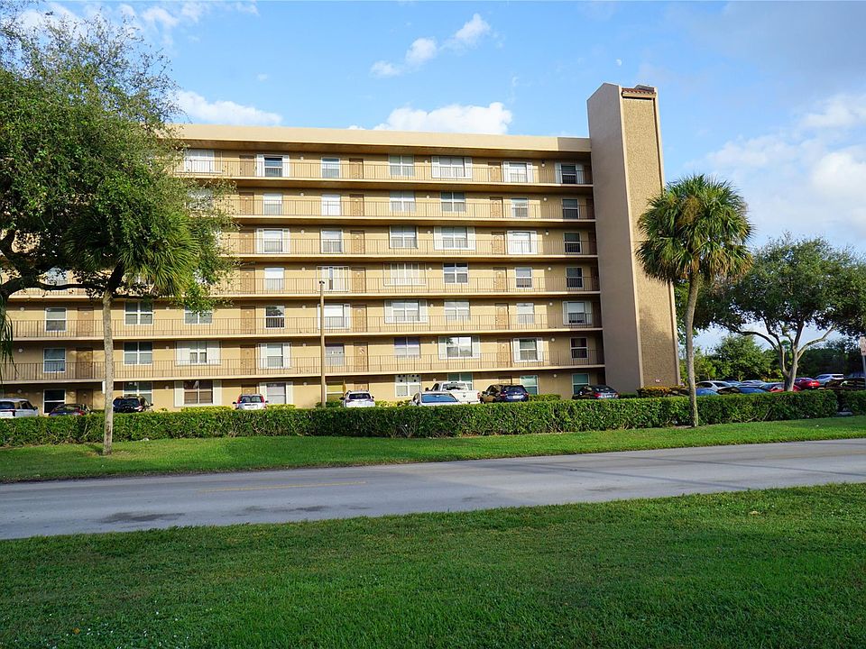 1st image of 4570 NW 18th Avenue #607