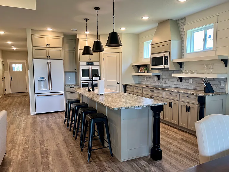 570X Little Walnut Ln — Photo 3