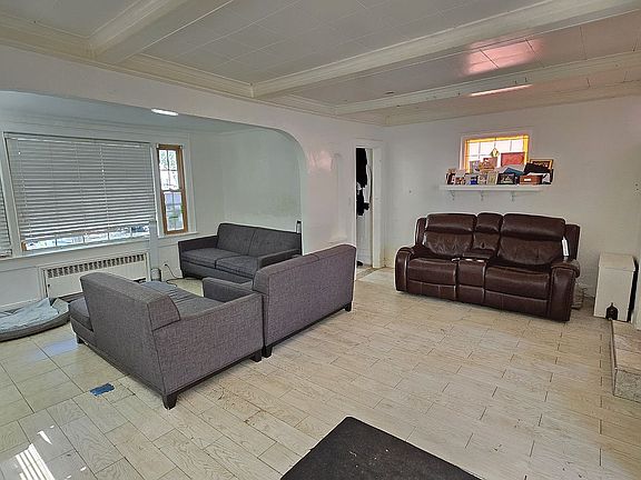 3rd image of 8915 238th St