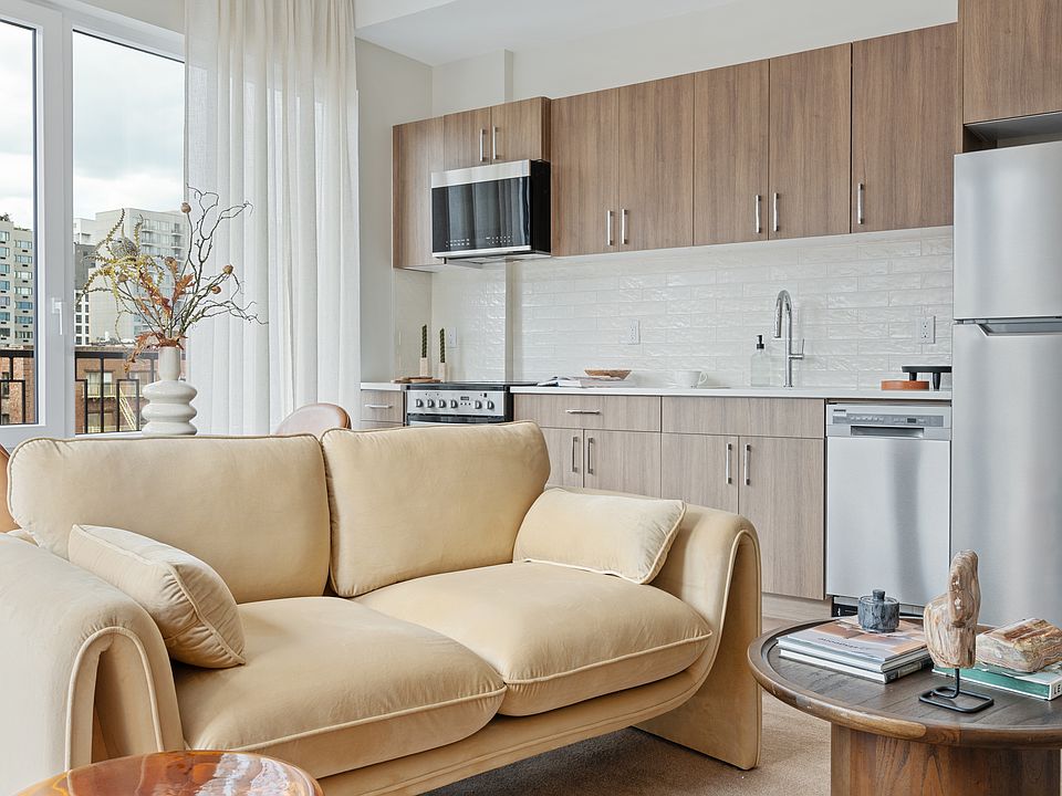 1st image of 286 Rider Ave #101