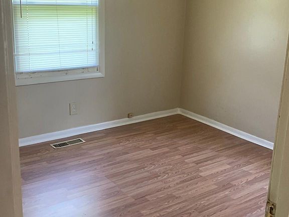 5th image of 11424 Hillwood Cir