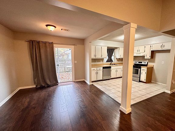 3rd image of 1108 Rainwood Dr