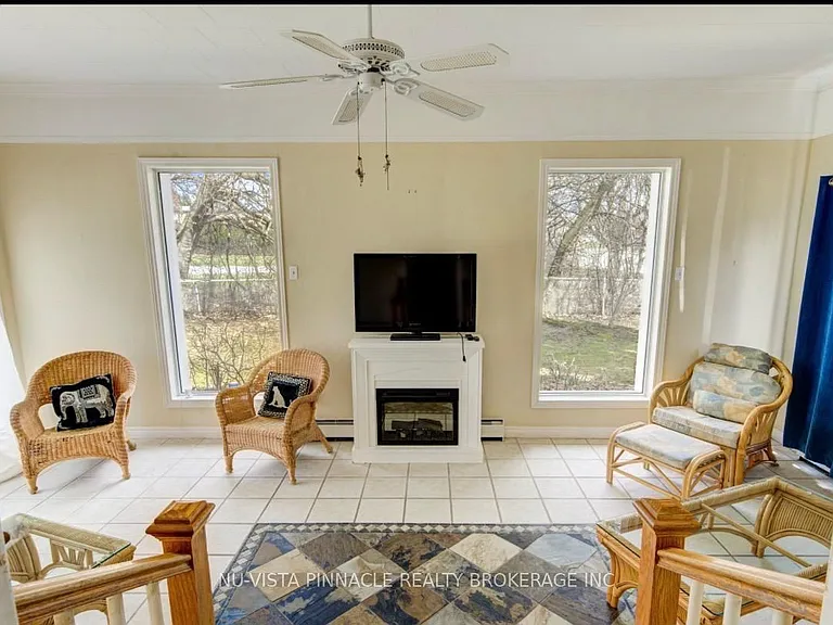 530 Huron St — Photo 12
