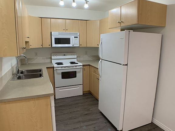 2nd image of 200 Lougheed Dr #3105
