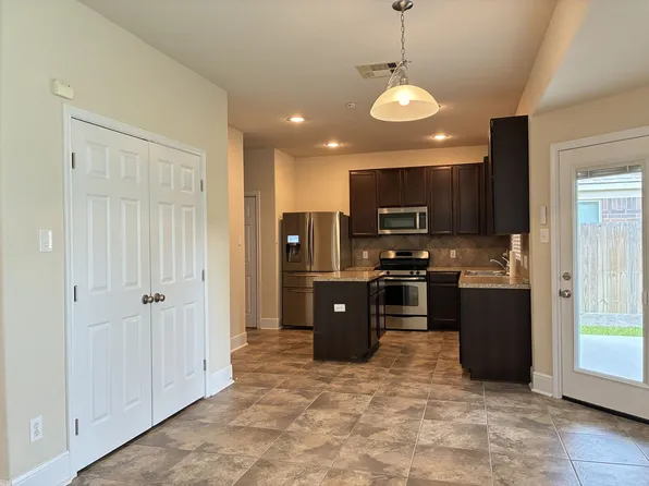 2588 Hallmark Oak St, Spring, TX 77386