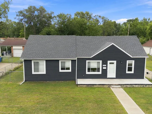 25511 Dartmouth St, Dearborn Heights, MI 48125