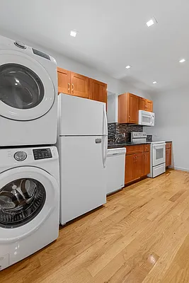 Rented by REAL New York | media 21