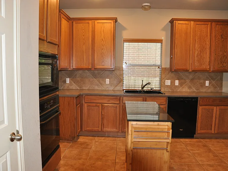 507 Las Colinas Dr — Photo 7