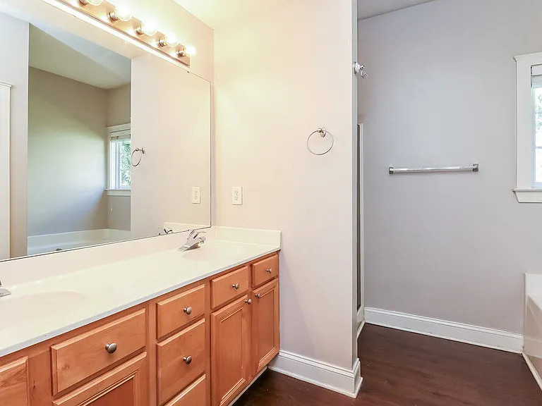 1909 Olsen Ln — Photo 11