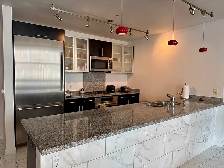 1494 Union St #505 — Photo 6