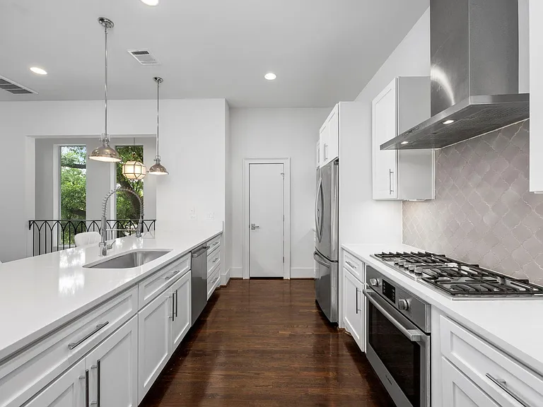 1808 Oakdale St — Photo 18