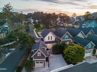 617 SW 27th Way, Lincoln City, OR