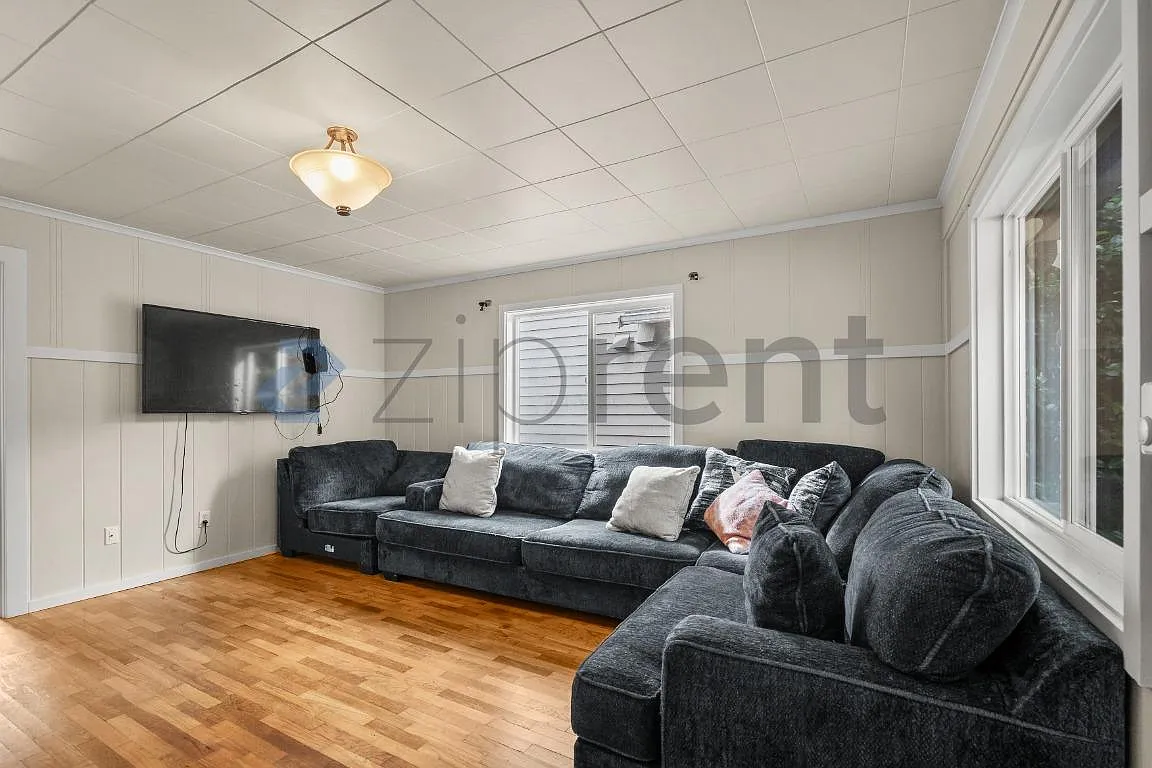 Maywood Acre Trs — Photo 2
