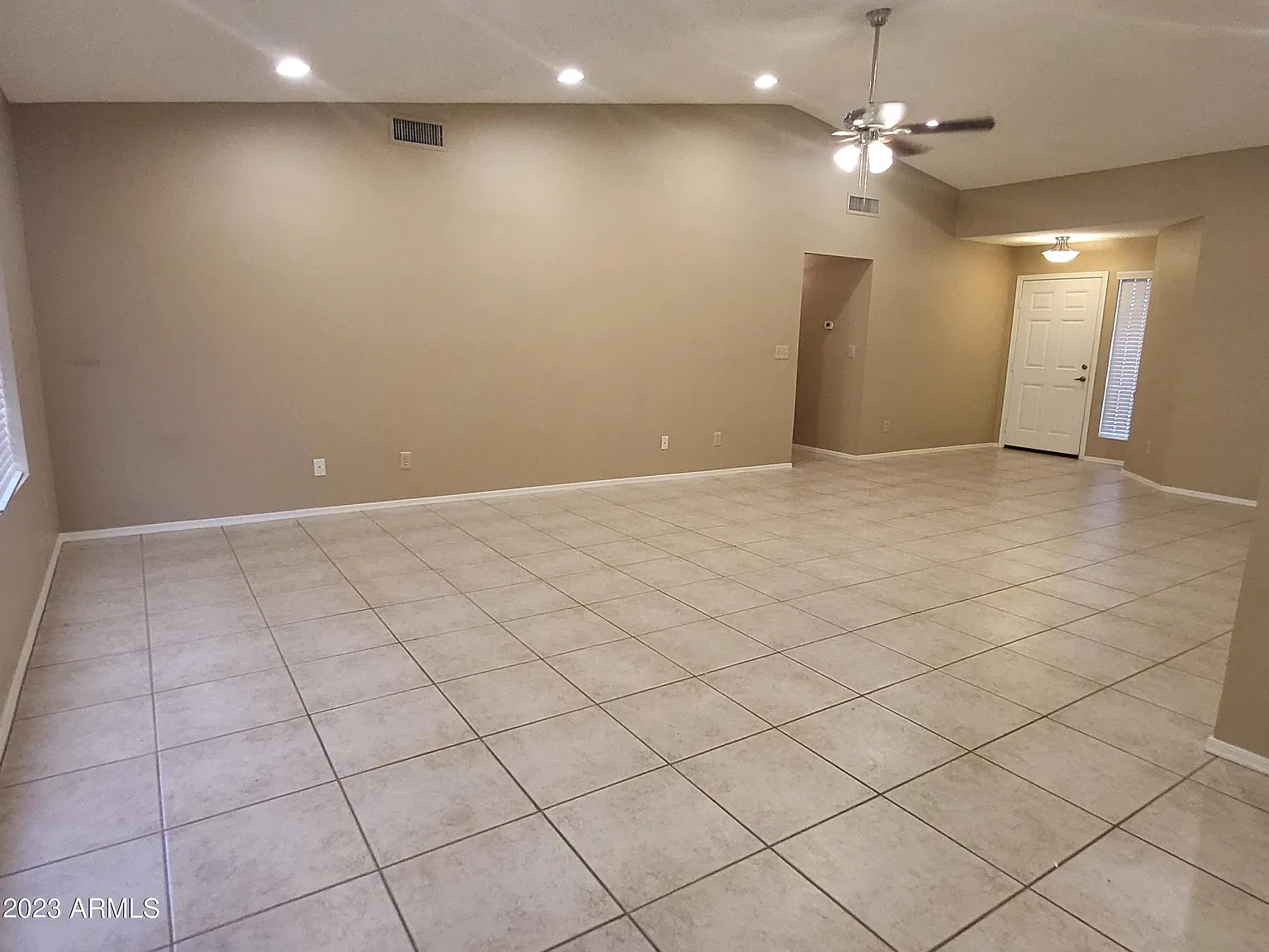 3 bed, 2.0 bath, 1587 sqft, $2,000 — Photo 4