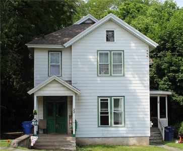 22 Queen St, Lyons, NY, 14489