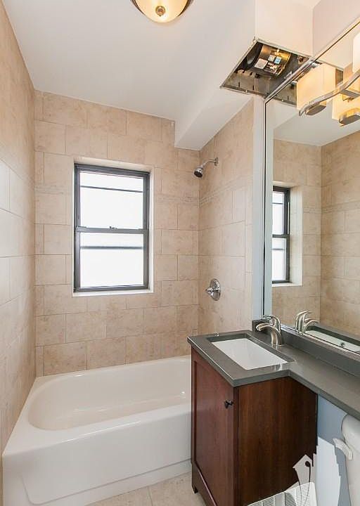 2nd image of 550 W Arlington Pl #612A
