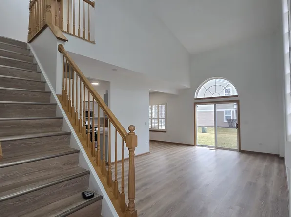 4135 Oak Tree Ln, Plainfield, IL 60586