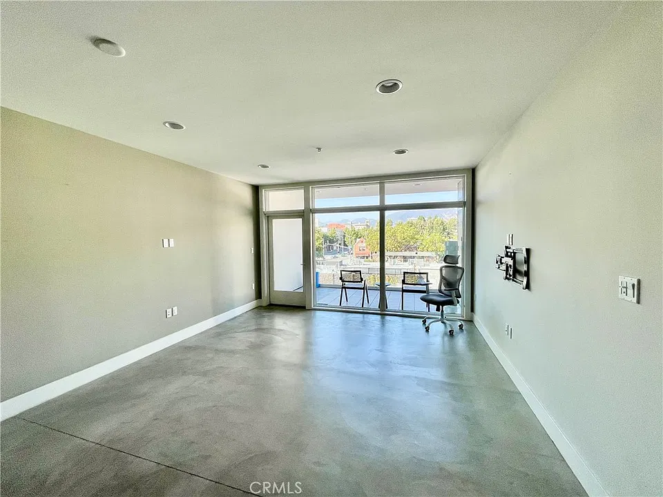 482 S Arroyo