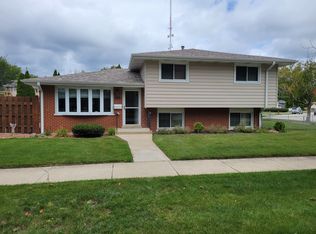 10234 Fireside Dr, Chicago Ridge, IL 60415
