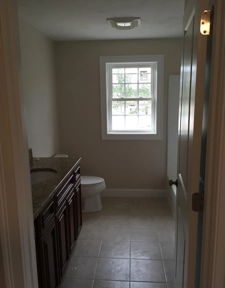 4 bed, 2.5 bath, 2000 sqft, $3,000 — Photo 3