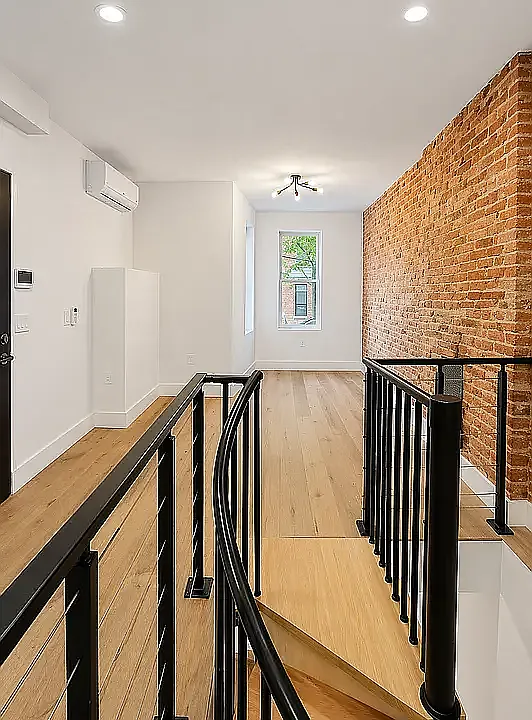 1578 De Kalb Ave #3LR