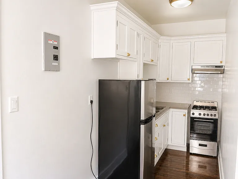 Avondale Hollywood Apartments — Photo 12