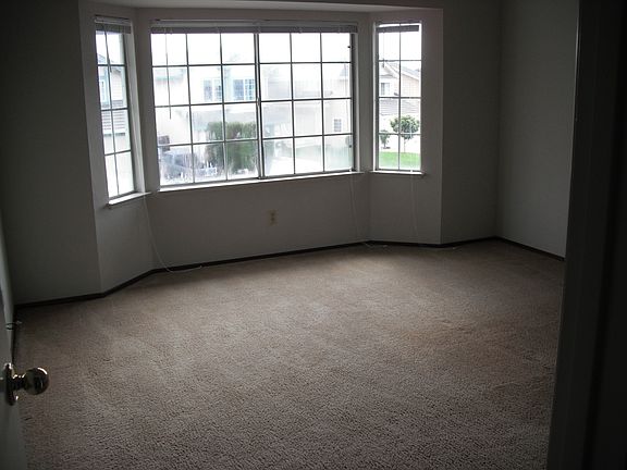 4th image of 2933 Creek Point Dr