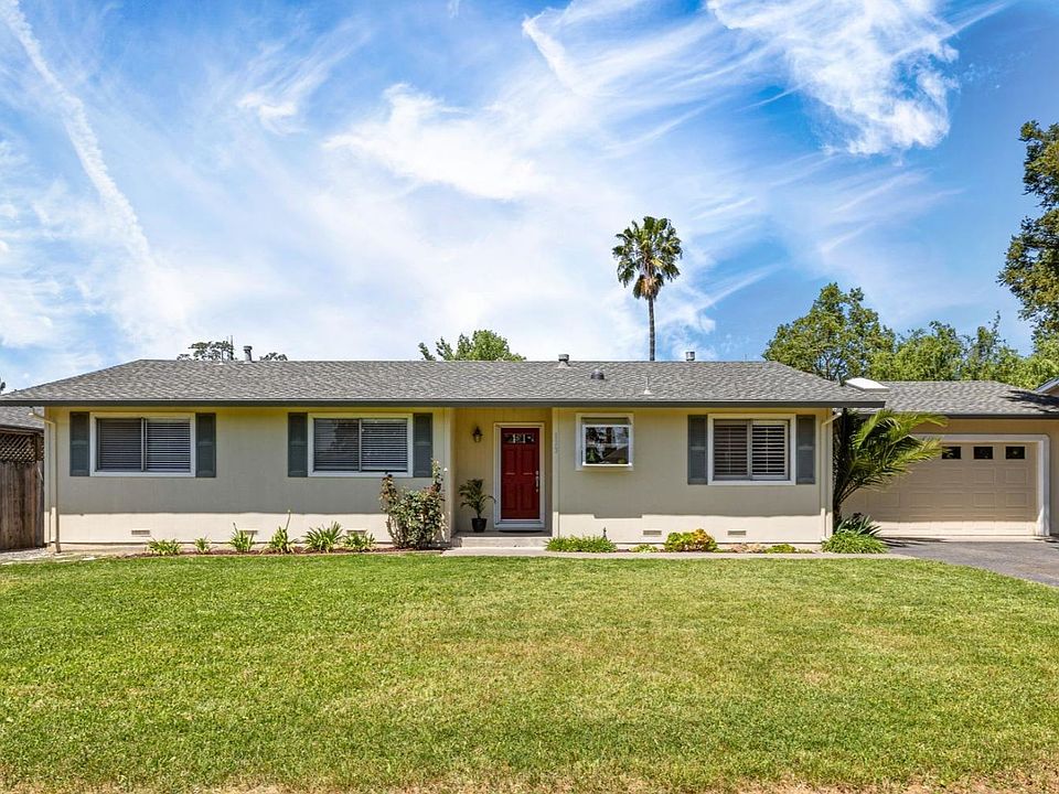 1st image of 133 Windsor Palms Drive
