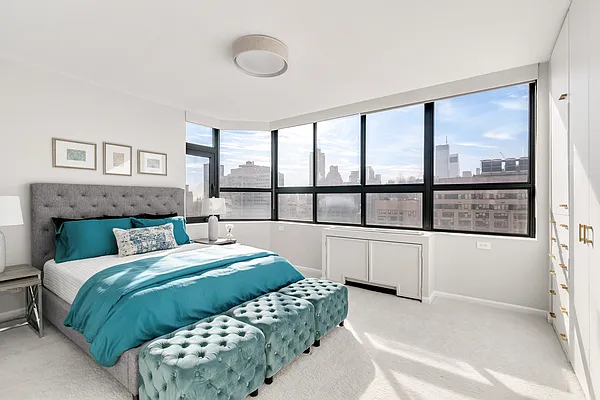 Sold by Compass | media 17