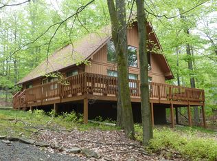 136 Timber Ridge Cir, Greentown, PA 18426