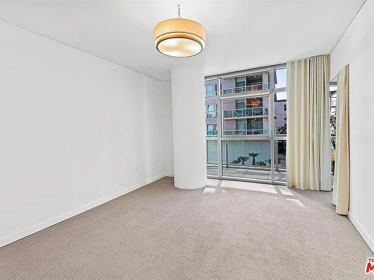 13650 Marina Pointe Dr #306 — Photo 16