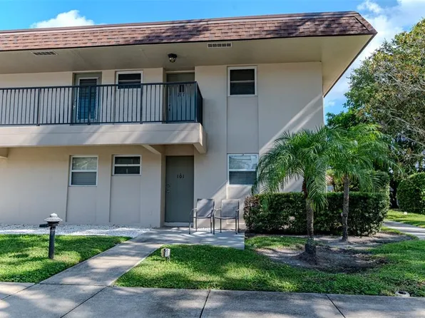 9945 47th Ave N APT 201, Saint Petersburg, FL 33708