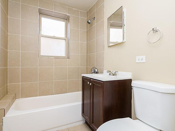 5th image of 4437 W Fullerton Ave #2