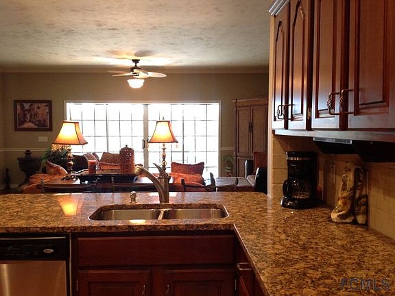 3rd image of 208 Palm Cir