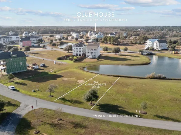 744 Cannonsgate Drive, Newport, NC 28570