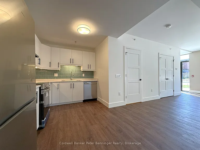 604 Queen St S #109 — Photo 5