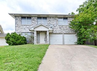 8100 Heritage Place Dr, Fort Worth, TX 76137