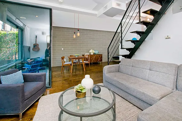 Rented by NOVO | media 43