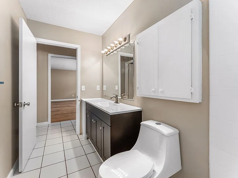 7166 Holland Ln — Photo 17