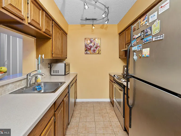 2001 Ravens Crest Dr — Photo 5