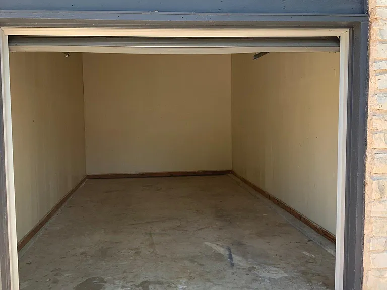 3109 Whisper Oaks Ln #A — Photo 2