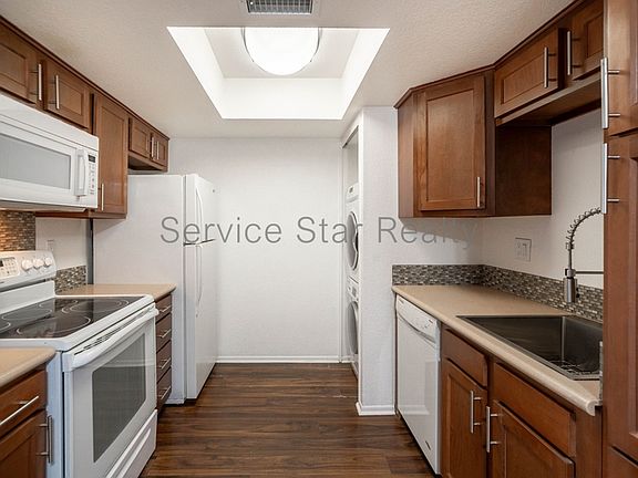2nd image of 729 W Coolidge St Unit 213