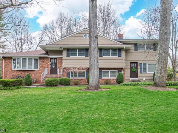 6 Winding Way, North Caldwell Boro, NJ 07006