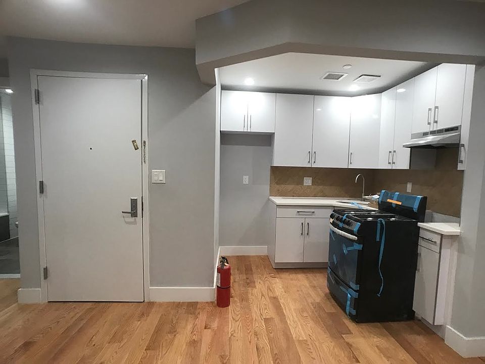 1st image of 271 Clifton Pl #A6