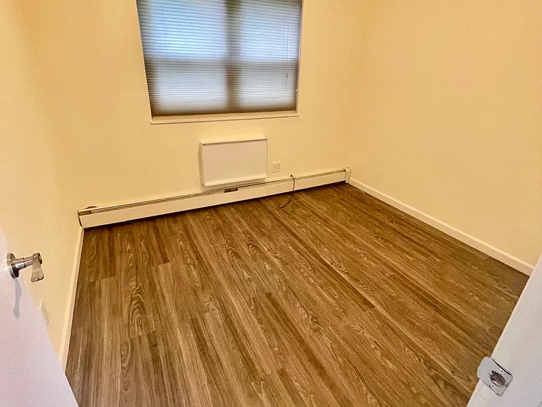 6917 Little Neck Pkwy #1 — Photo 4