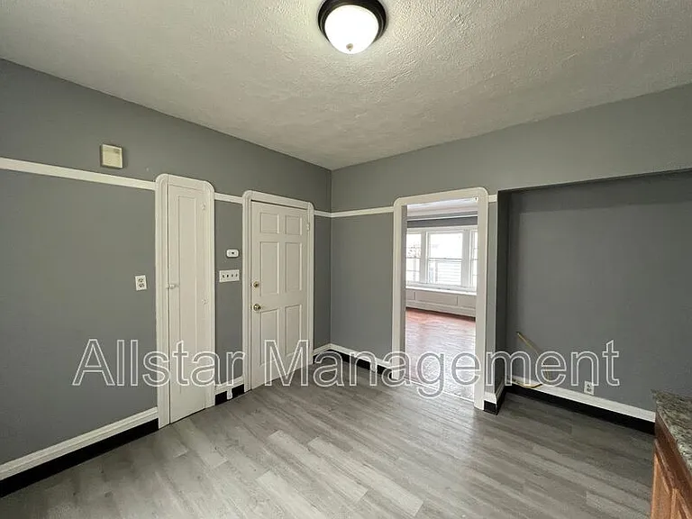 3255 E 139th St #UP — Photo 34